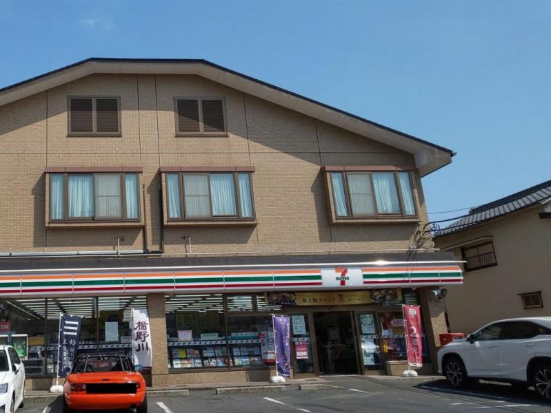 セブンイレブン:徒歩7分(500m)