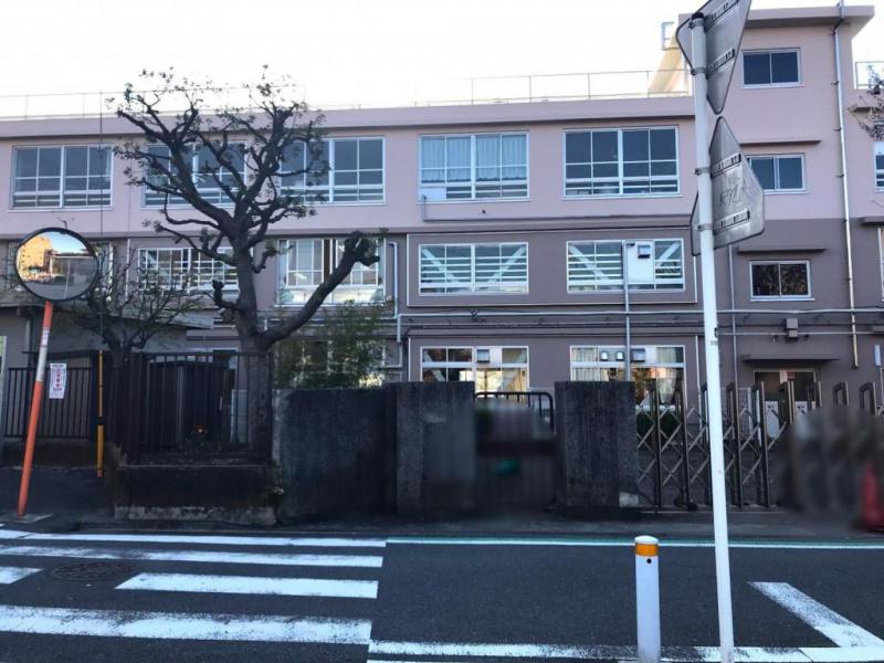 藤崎小学校:徒歩6分(450m)